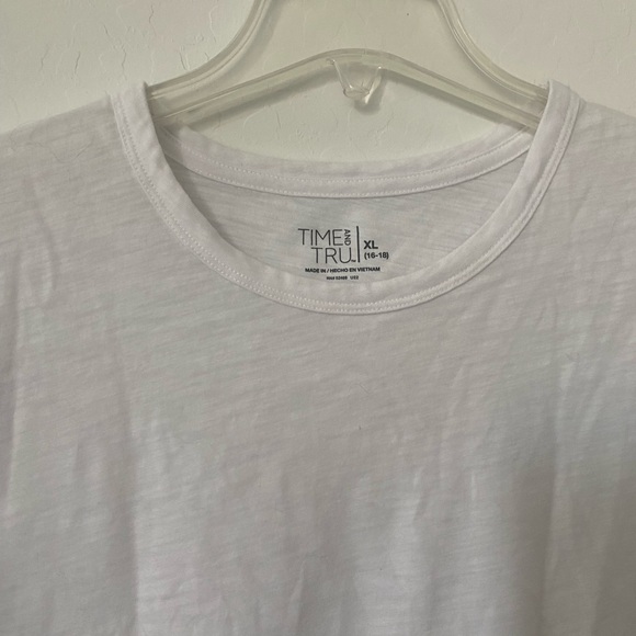 Basic white tee - Picture 2 of 4